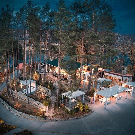 Семеен хотел и ресторант Райски залив Golyama Zhelyazna Экстерьер фото